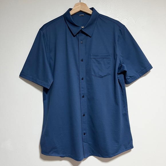 Kit and Ace Blue Short-Sleeve Button-Up Shirt - Modern Minimalist Style - Picture 2 of 10